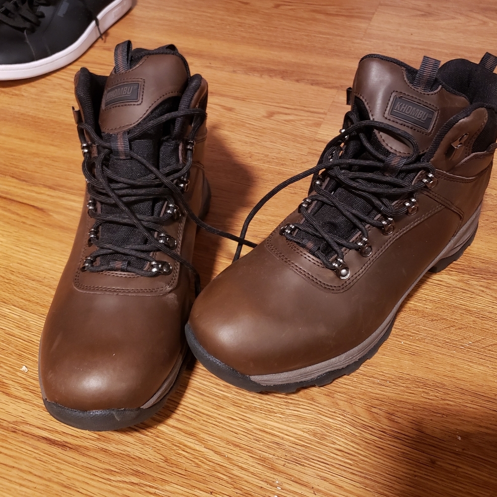 Shoes - Picture 4 of 15